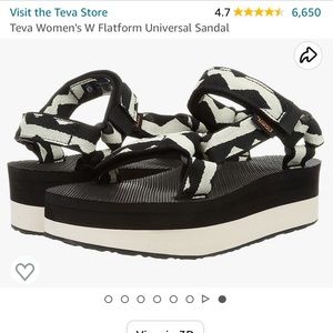 Teva Women’s Flatform Universal Sandal. Size 9